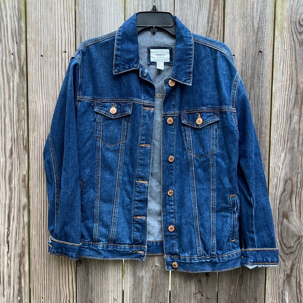 FOREVER 21 Denim Jean Jacket with gold buttons Women’s Small